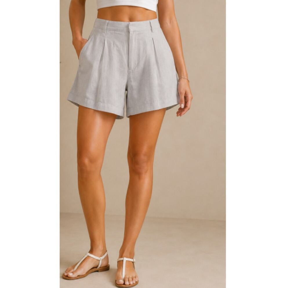 Vici Women's White Pleated Linen Shorts Size M